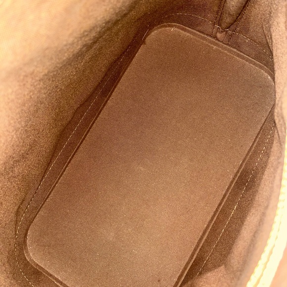 SOLD-Authentic Louis Vuitton Monogram Alma - Picture 4 of 6